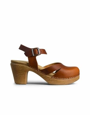 Clogs - brown