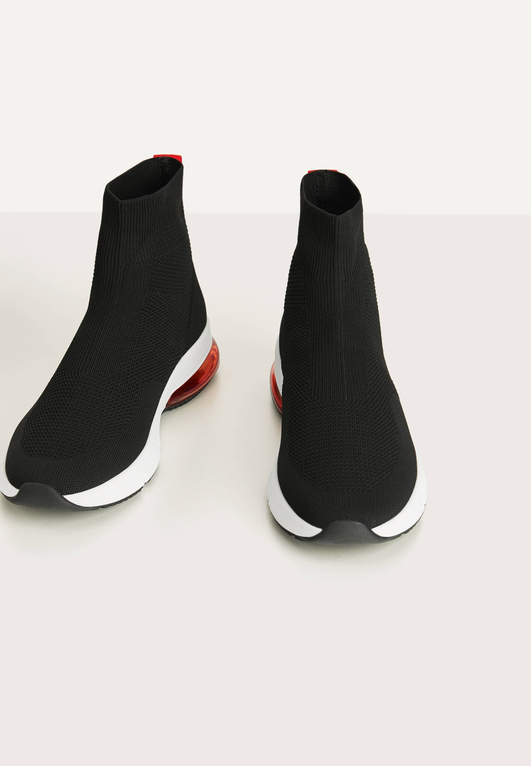 MIT ELASTISCHEM SCHAFT Höga sneakers black MIT ELASTISCHEM SCHAFT Höga sneakers black