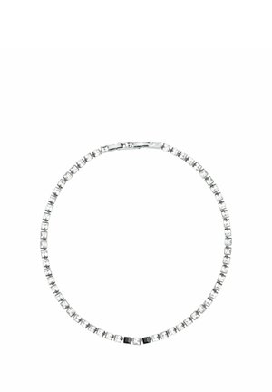 Sølv tennis halskæde med firkantede klare og to sorte sten i midten, vist på hvid baggrund.