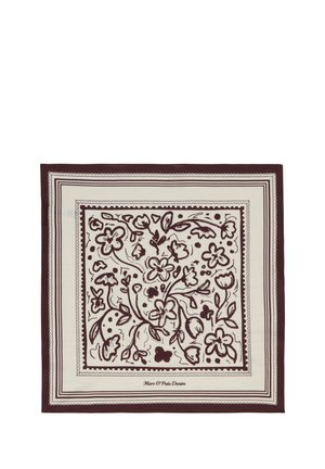 Quadratischer cremefarbener Schal mit dunkelbraunen Blumen- und Blattmustern, dekorativen Rändern und dem Schriftzug „Marc O'Polo Denim“ am unteren Rand.