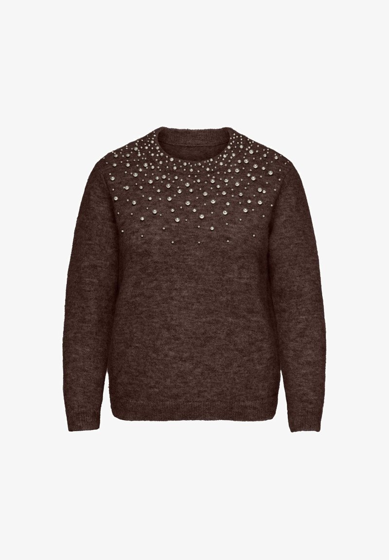 Pull marron en tricot avec un col rond décoré de petites et grandes perles argentées dispersées sur le haut devant et les épaules.