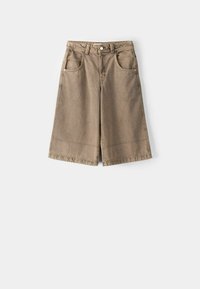 Culottes en denim kaki avec une coupe droite, dotées d'une taille, de poches avant et d'un ourlet brut. Le matériau semble doux avec une texture subtile.