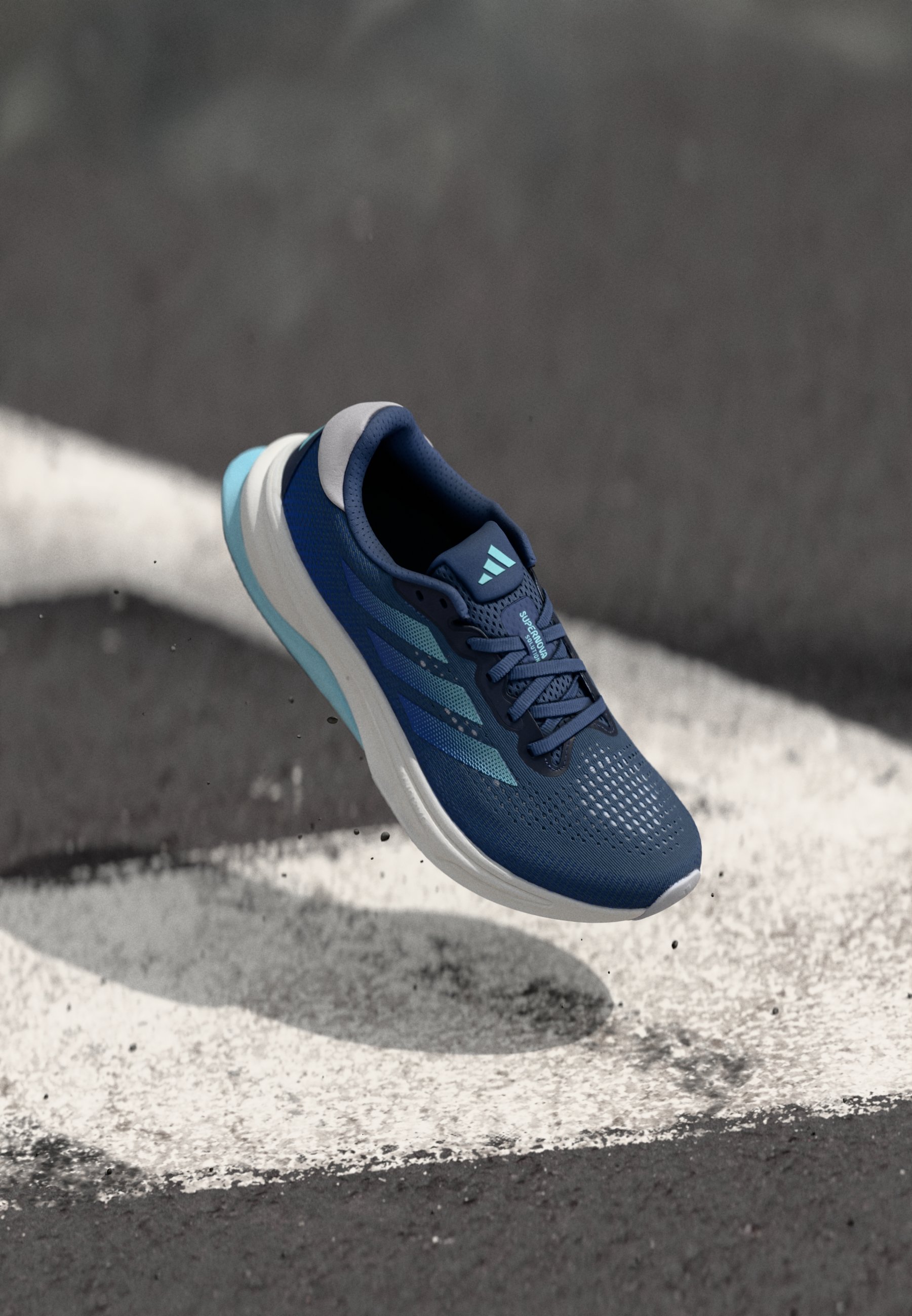 adidas Performance SUPERNOVA SOLUTION Road running shoes
