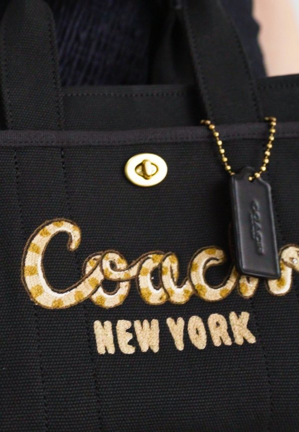 NEW YEAR SNAKE SCRIPT CARGO TOTE  - Handbag4