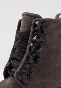 Alpe Botines con cordones - dark grey