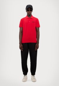 EA7 Emporio Armani TRAIN CORE - Polotričko - salsa