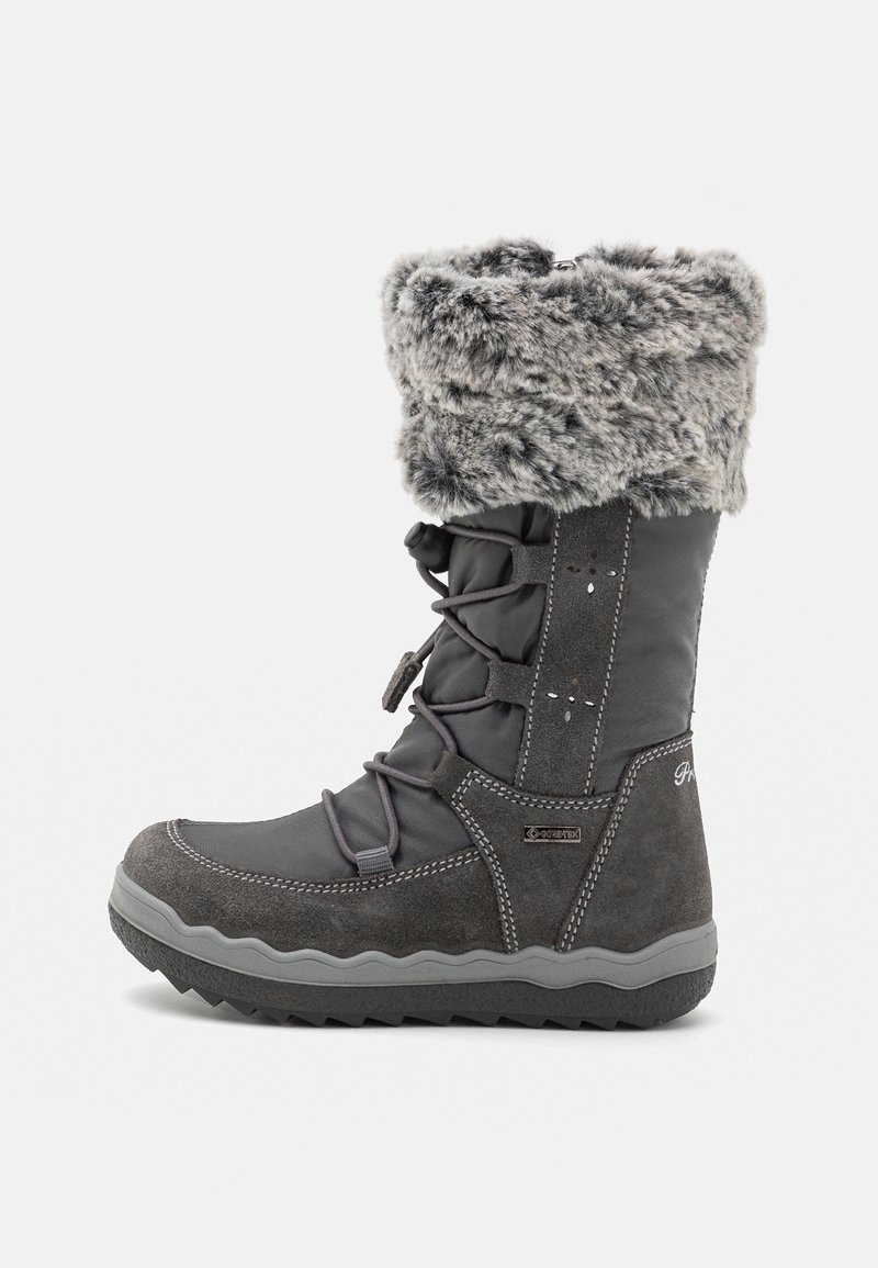 Botte d'hiver imperméable grise avec bordure en fourrure, design à lacets, semelle en caoutchouc et accents en daim. Présente des coutures pratiques et un matériau texturé.