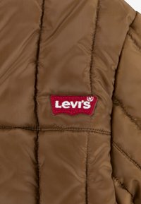 Levi's® REVERSIBLE QUILTED SHACKET - Talvitakki - pirate black