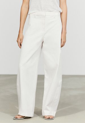 Massimo Dutti, 100% COTTON BARREL-FIT PANTS - Jeans a sigaretta - white