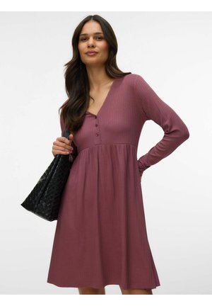 MLTRINITY UMSTANDS - Trikotāžas kleita - rose/brown