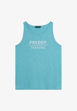 Canotta da allenamento azzurro chiaro senza maniche con la scritta bianca "FREDDY Joyfulness Through Movement Since 1976 Training" stampata sul davanti.