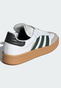 adidas Originals SAMBA XLG UNISEX - Sneakers basse - cloud white   collegiate green   pantone