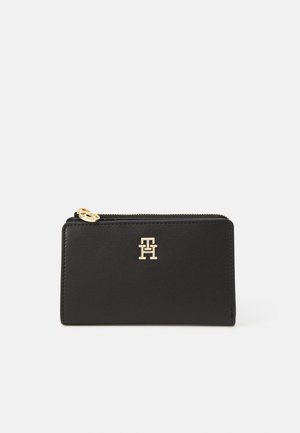 DISTINCT - Wallet - black