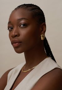 TEXTURED DOMED STATEMENT STUD EARRINGS - Naušnice - gold-coloured
