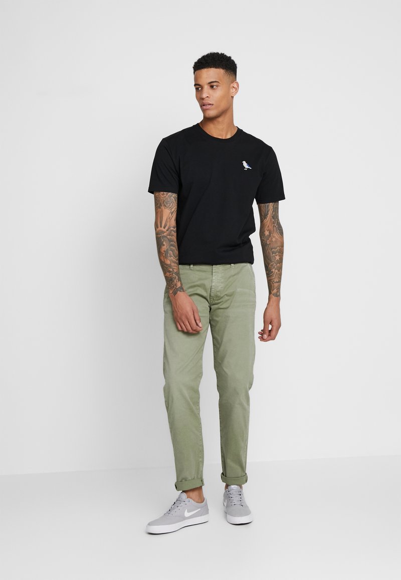Herren T-Shirts basic | Cleptomanicx EMBRO GULL T-Shirt basic black/schwarz - JO75789 Herren T-Shirts basic | Cleptomanicx EMBRO GULL T-Shirt basic black/schwarz - JO75789