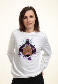 Felpa bianca con un design grafico colorato dai toni viola e un'illustrazione centrale di una bottiglia di pozione e un cubo.