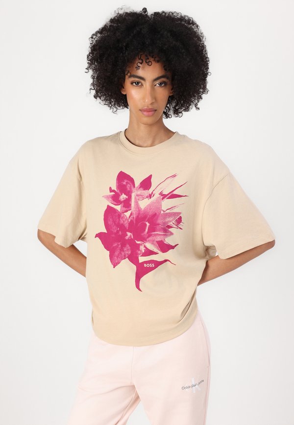 BOYFRIEND - Print T-shirt - open beige4