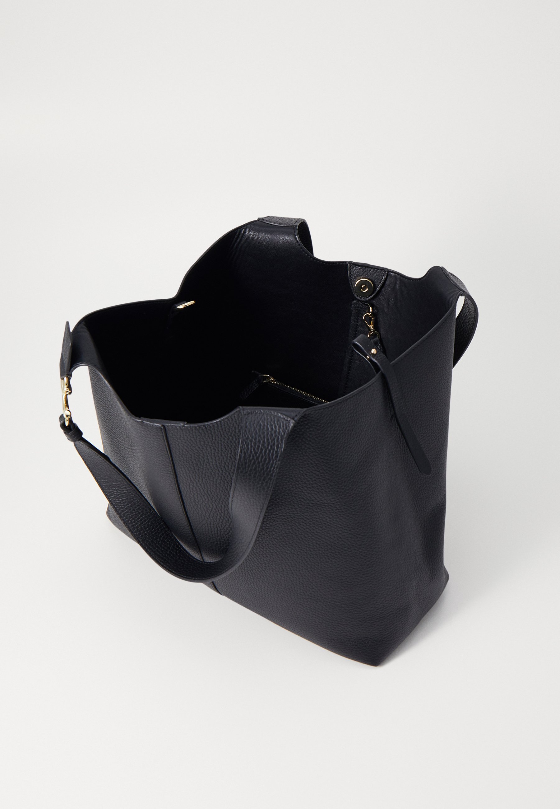 Coccinelle EASY - Geantă de mână - noir/negru - Zalando.ro
