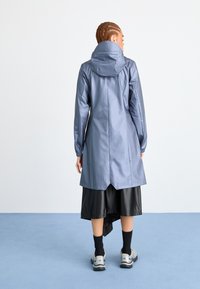 Rains CARGO CURVE JACKET W3 - Parka - bay