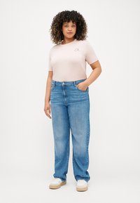 Calvin Klein Jeans Plus EMBROIDERED REGULAR TEE - Βασικό μπλουζάκι - peach whip