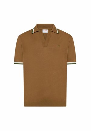 Polo a maniche corte marrone con colletto e bordi delle maniche a righe verdi e bianche, tessuto a maglia, e piccolo logo verde ricamato sul petto.