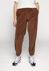Nike Sportswear Trainingsbroek - brown ale brown