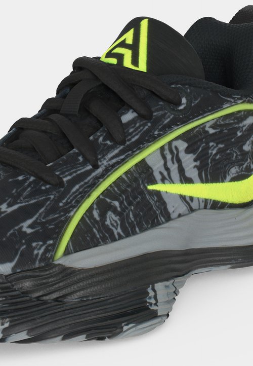 Nike Giannis Immortality 5 PS 'Black Light Smoke Grey Volt' — foto 7