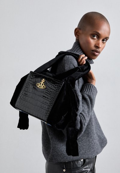 Vivienne Westwood DONNA HANDBAG - Handtasche - black