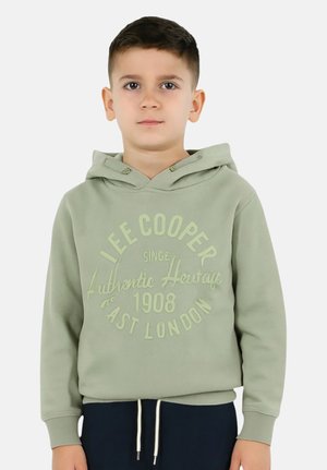 Sweat à capuche vert avec texte graphique sur le devant, cordon de serrage et poignets côtelés. Confectionné dans un matériau doux, design décontracté, adapté aux enfants.