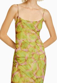 Bershka Maksimekko - evergreen