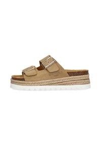 Beige Wildleder-Sandale mit zwei verstellbaren Riemen und silbernen Schnallen. Enthält eine gewebte Jutemittelsohle und eine strukturierte weiße Außensohle.