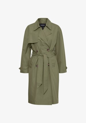 Oliivroheline trench-kurta puuvillasegust. Omab kahekordset nööbmudelit, vööga taljet ja suuri nööbi aktsente. Pikad varrukad mansettide detailidega.