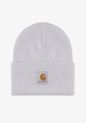 Gorro de punto blanco con un dobladillo. Presenta un parche cuadrado con un logotipo naranja. Textura suave, parte superior sin costuras y grosor medio.