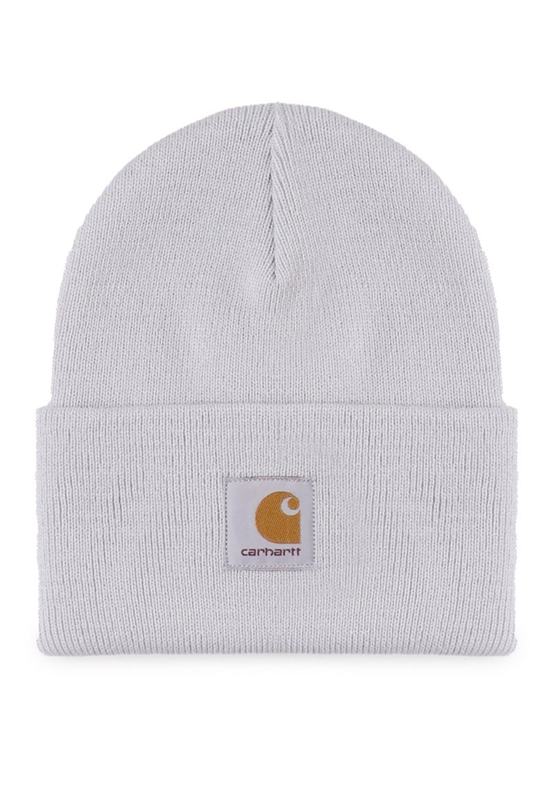 Gorro de punto blanco con un dobladillo. Presenta un parche cuadrado con un logotipo naranja. Textura suave, parte superior sin costuras y grosor medio.