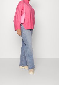 Vero Moda Curve Strickpullover - pink