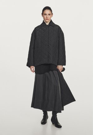 QUILTED LONG SLEEVE WITH SCARF DETAIL - Overgangsjakke - black