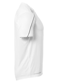 Witte sportshirt met korte mouwen, gemaakt van vochtregulerende stof, met een slim fit, zwarte accentstiksels en logo aan de bovenkant.