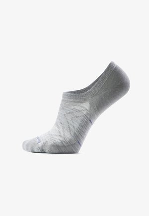 Jasnoszary, niewidoczny skarpetka z subtelnymi geometrycznymi wzorami i wzmocnionym piętą, prezentowana na białym tle.