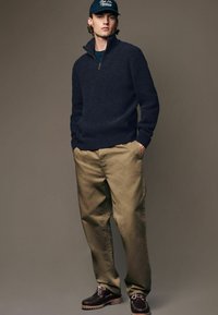 Next REGULAR FIT niebieski