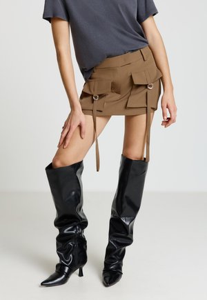 CON TASCHE - Minigonna - fango scuro