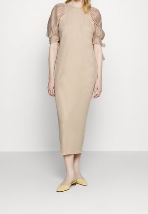 Robe pull - sand