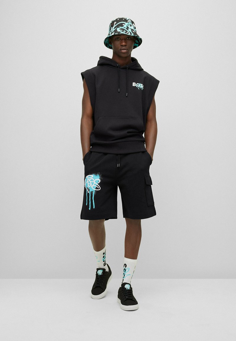 Herren Chino Shorts | BOSS SEGRAFFITTI Shorts black one/schwarz - MC45768 Herren Chino Shorts | BOSS SEGRAFFITTI Shorts black one/schwarz - MC45768