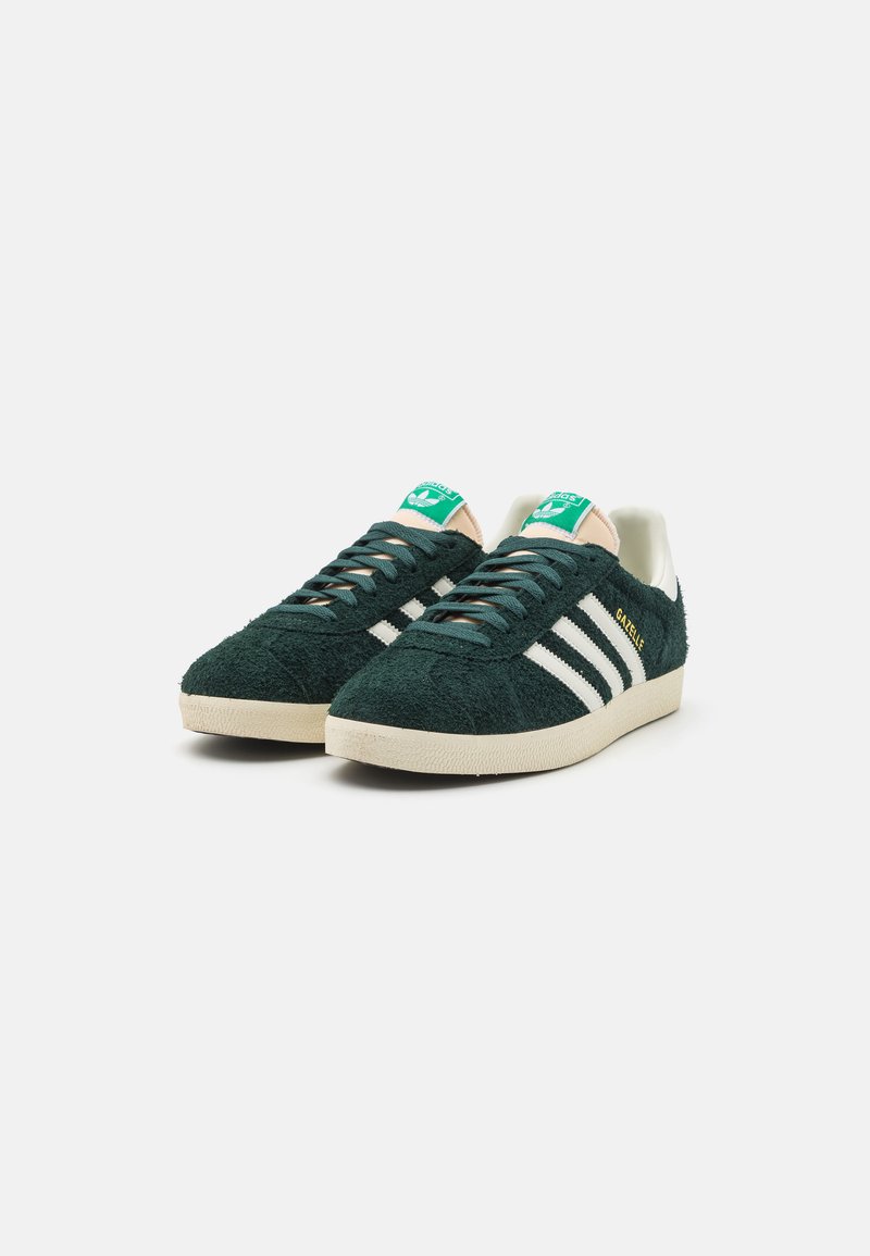 adidas Originals GAZELLE UNISEX - Trainers - mineral green/off white/cream  white/dark green - Zalando.ie