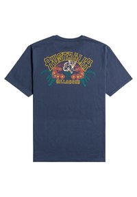 Námořnická modrá bavlněná tričko s barevným grafickým motivem klokana a květinami, s textem "Australia Billabong" na zadní straně.