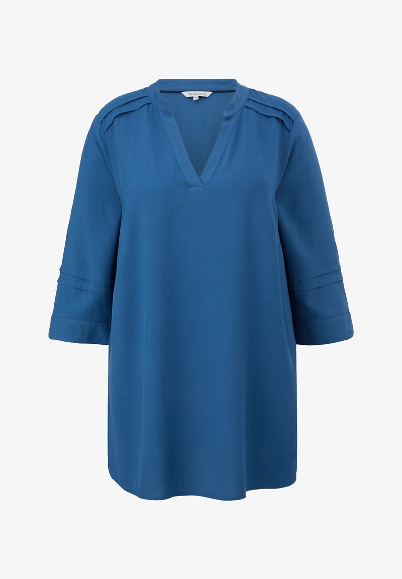 Blå, løstsiddende skjorte med V-hals, trekvartlange ærmer og skulderfolder. Blød tekstur, glat finish og buet kant.