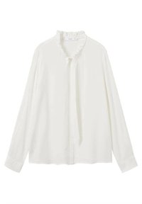Blusa bianca con colletto alla mandarino arricciato, maniche lunghe e chiusura con bottoni. Tessuto liscio con un delicato dettaglio a fiocco sul collo.