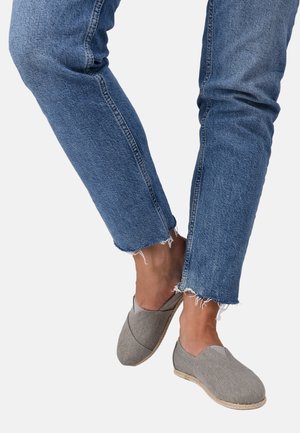 CLASSIC ESSENTIAL - Espadrilky - grey