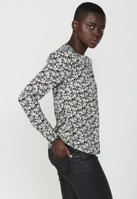Koroshi Bluza z gumbi - black