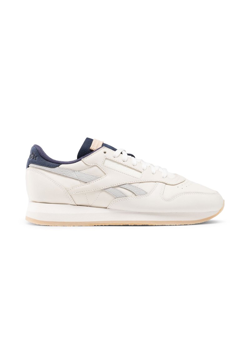 Reebok Classic CLASSIC LEATHER PREMIUM UNISEX - Αθλητικά παπούτσια - chalk vector navy grey