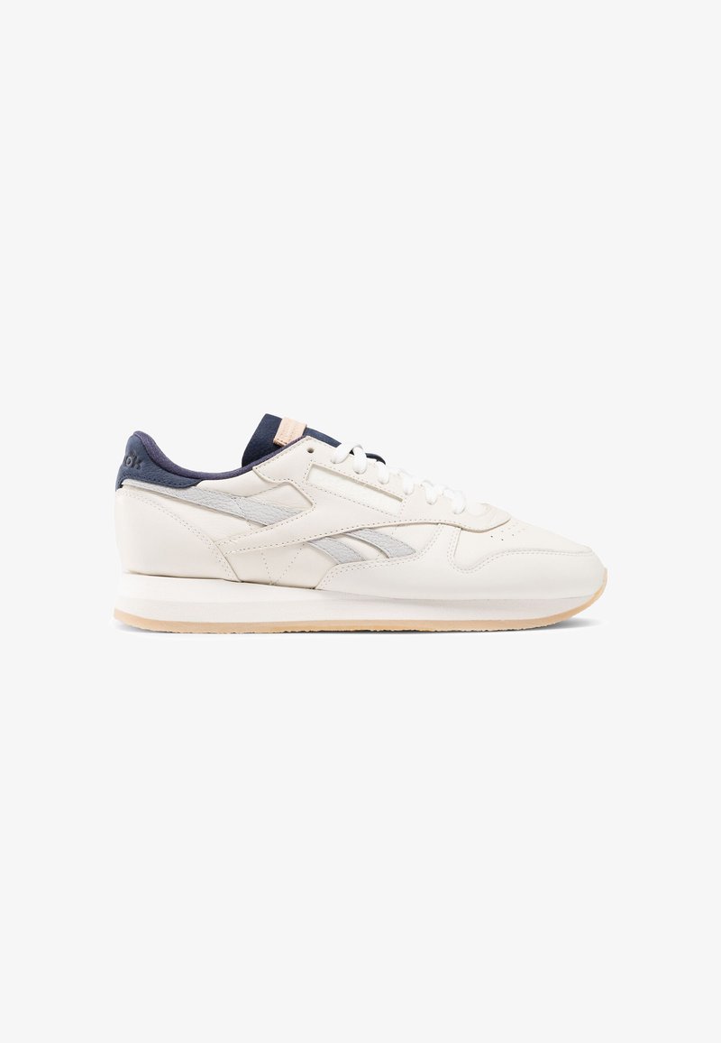 Reebok Classic CLASSIC LEATHER PREMIUM UNISEX - Αθλητικά παπούτσια - chalk vector navy grey